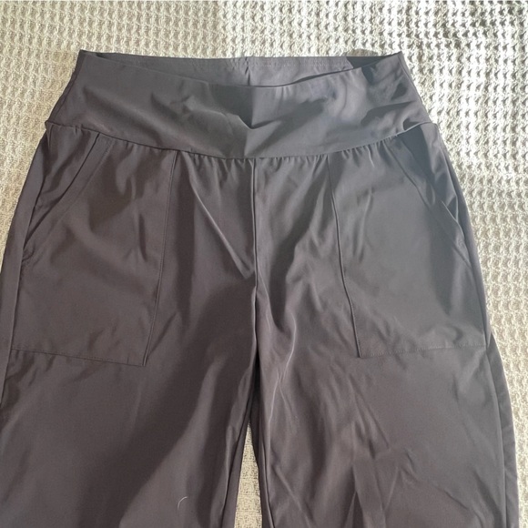 Halara high waisted joggers - Picture 8 of 11